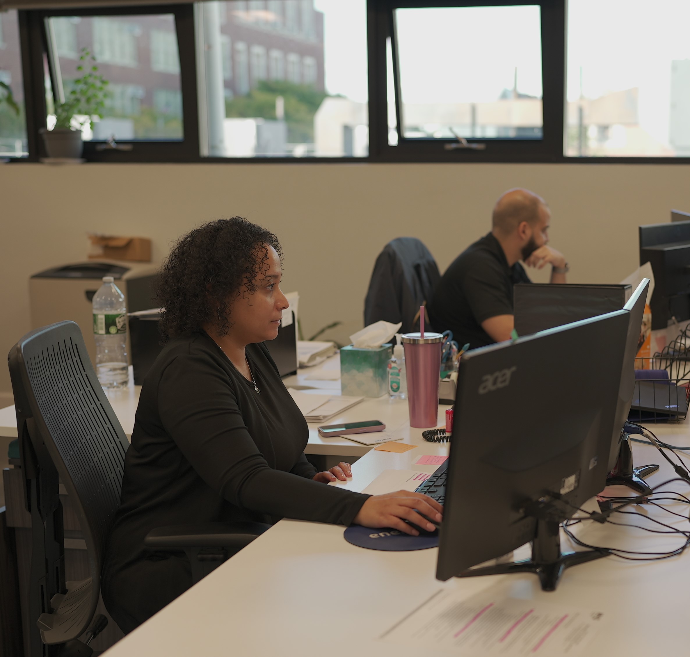 Energo customer support agent in Woodside office